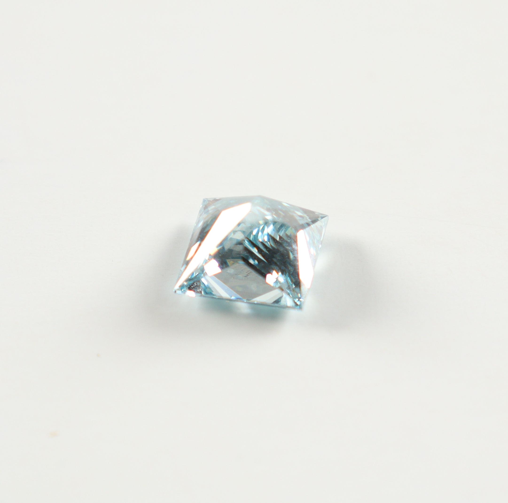 2.53 Carat Loose Lab Grown Fancy Intense Blue Diamond VVS2 | Estimated Retail Value: $5,500 (IGI & UGL) at PristineAuction.com 2.53 Carat Loose Lab Grown Fancy Intense Blue Diamond VVS2 | Estimated Retail Value: $5,500 (IGI & UGL) at PristineAuction.com