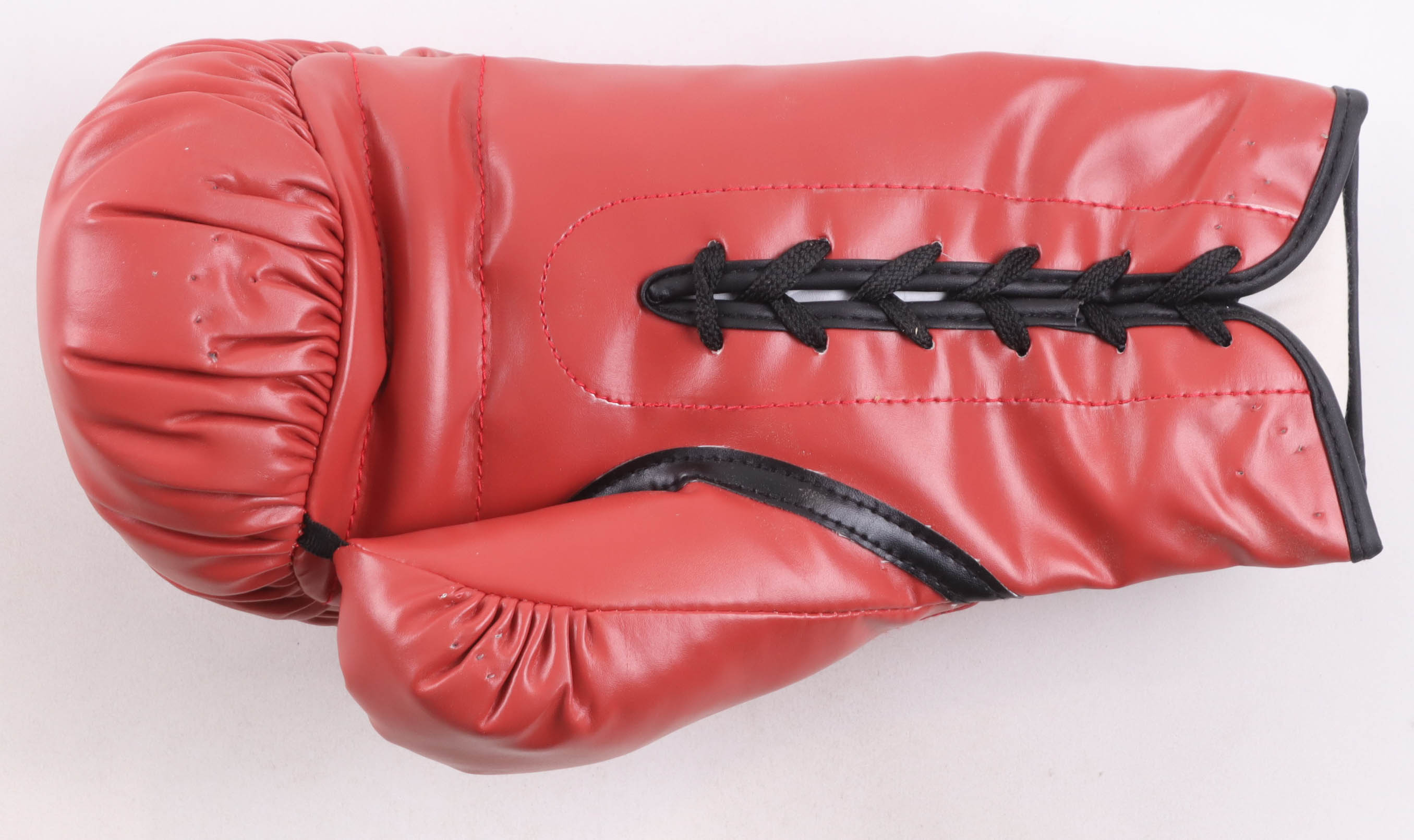 Mike Tyson Signed Everlast Boxing Glove (Beckett & Tyson) at PristineAuction.com Mike Tyson Signed Everlast Boxing Glove (Beckett & Tyson) at PristineAuction.com