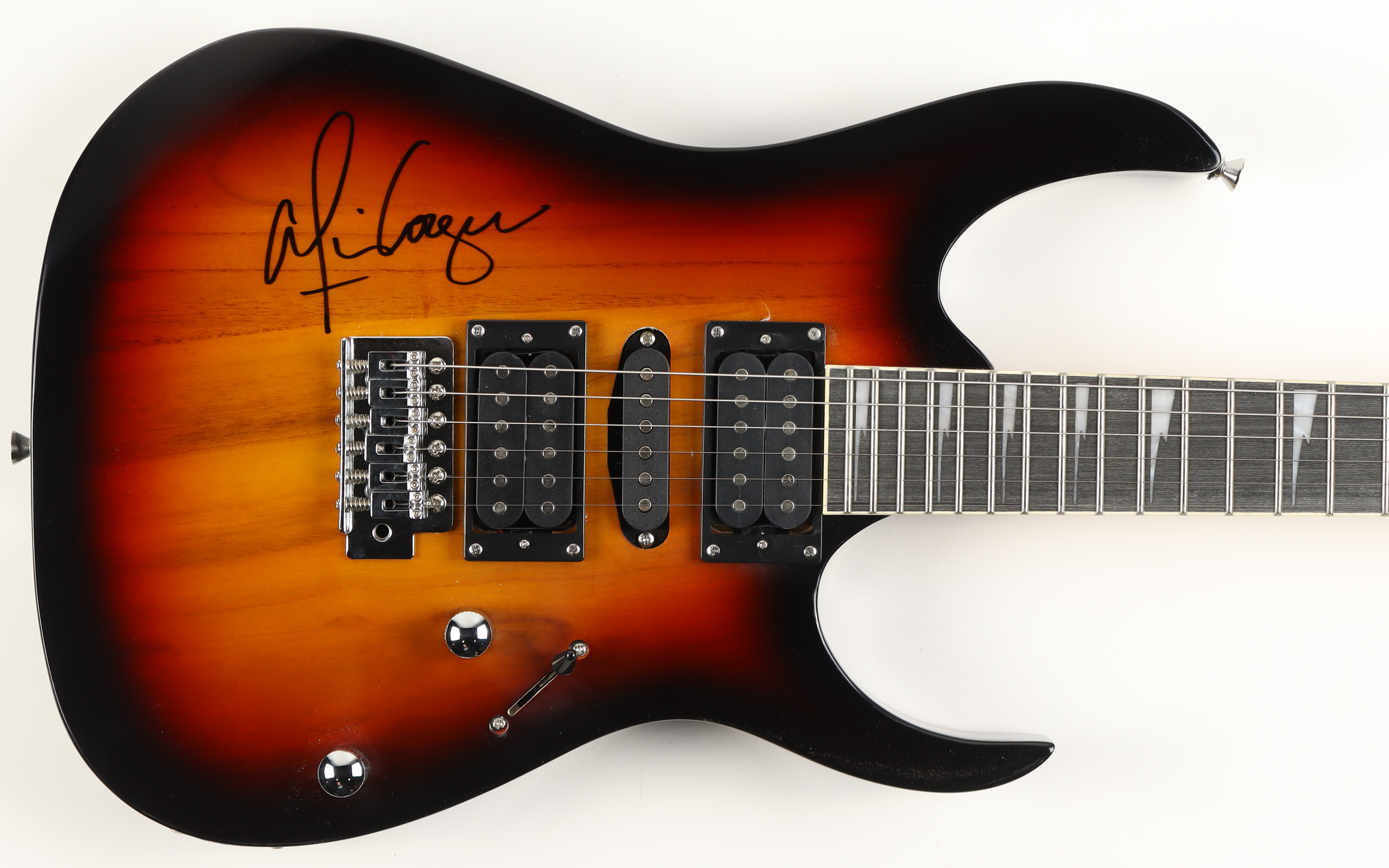 Alice Cooper Signed Full-Size Electric Guitar (Beckett) at PristineAuction.com Alice Cooper Signed Full-Size Electric Guitar (Beckett) at PristineAuction.com