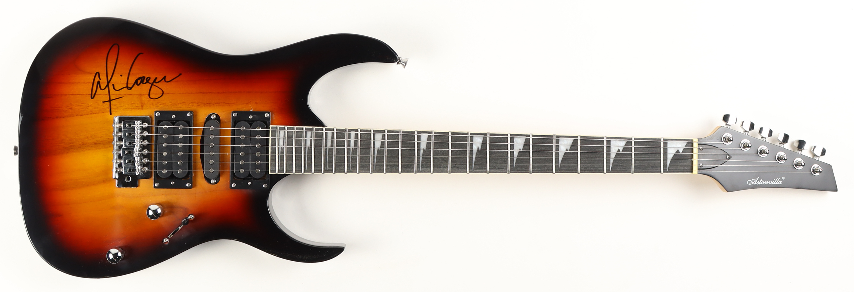 Alice Cooper Signed Full-Size Electric Guitar (Beckett) at PristineAuction.com Alice Cooper Signed Full-Size Electric Guitar (Beckett) at PristineAuction.com