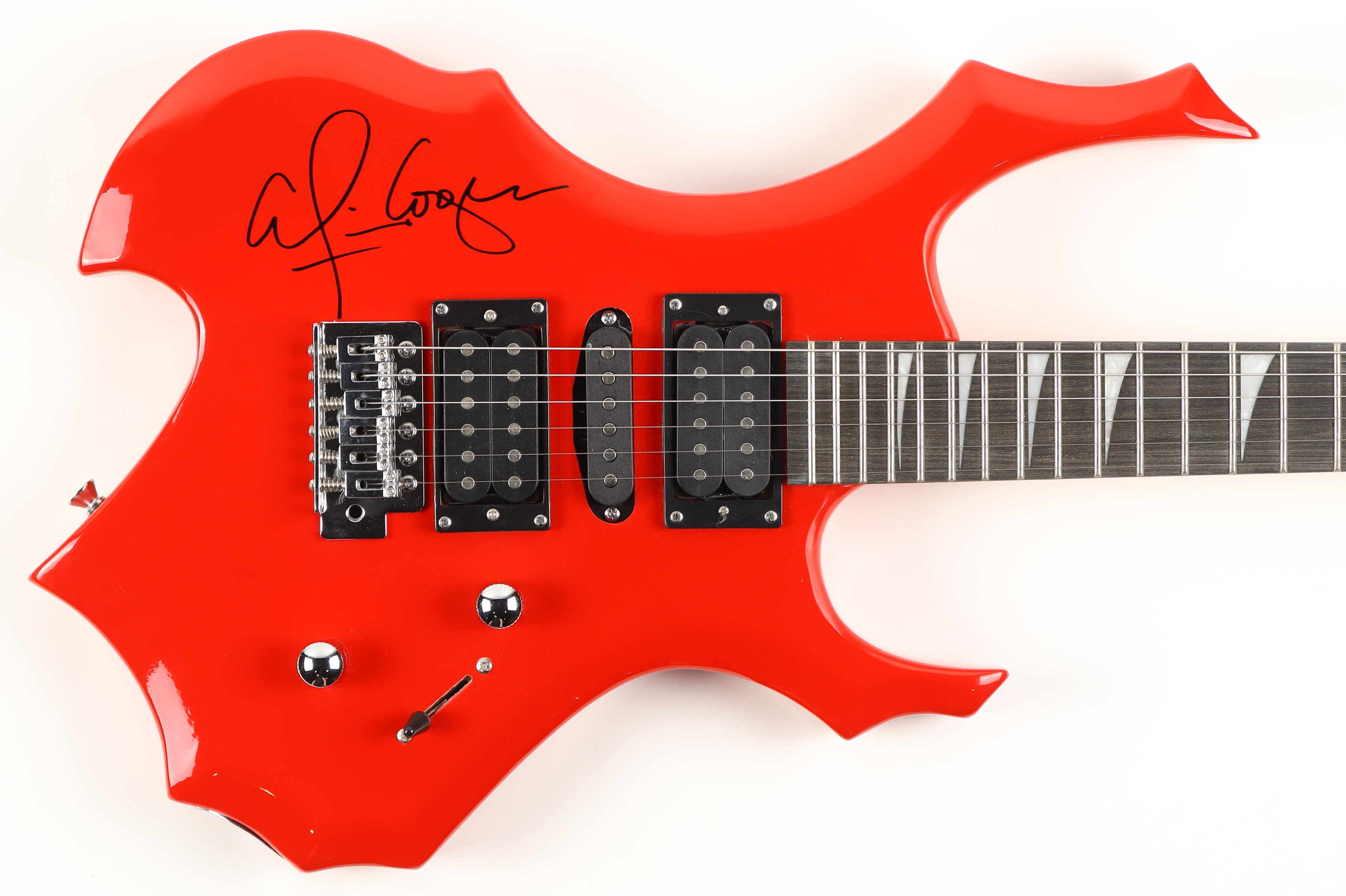 Alice Cooper Signed Full-Size Electric Guitar (Beckett) at PristineAuction.com Alice Cooper Signed Full-Size Electric Guitar (Beckett) at PristineAuction.com