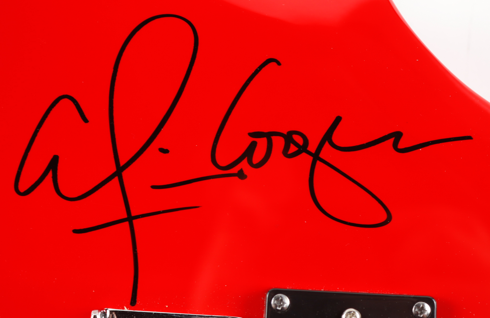 Alice Cooper Signed Full-Size Electric Guitar (Beckett) at PristineAuction.com Alice Cooper Signed Full-Size Electric Guitar (Beckett) at PristineAuction.com