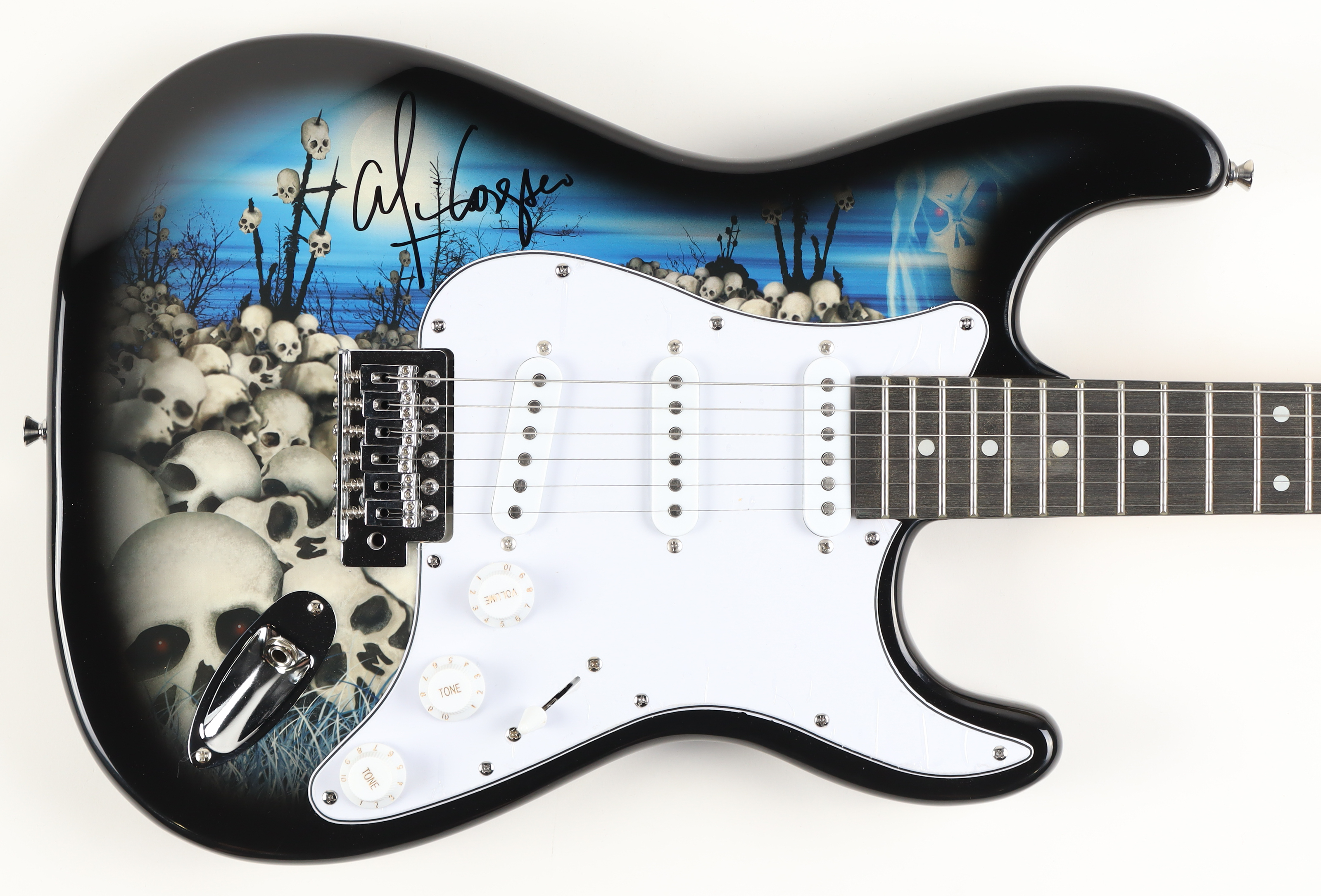 Alice Cooper Signed Full-Size Electric Guitar (Beckett) at PristineAuction.com Alice Cooper Signed Full-Size Electric Guitar (Beckett) at PristineAuction.com
