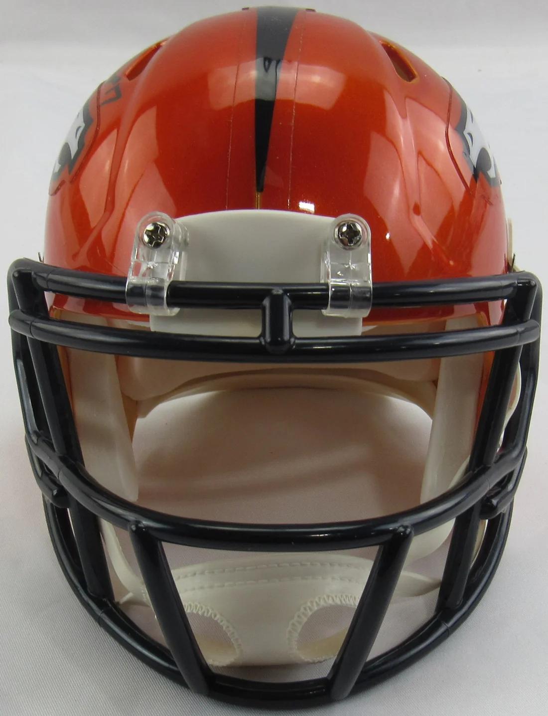Terrell Davis Signed Broncos Flash Alternate Speed Mini Helmet Inscribed "HOF 17" (JSA) at PristineAuction.com Terrell Davis Signed Broncos Flash Alternate Speed Mini Helmet Inscribed "HOF 17" (JSA) at PristineAuction.com