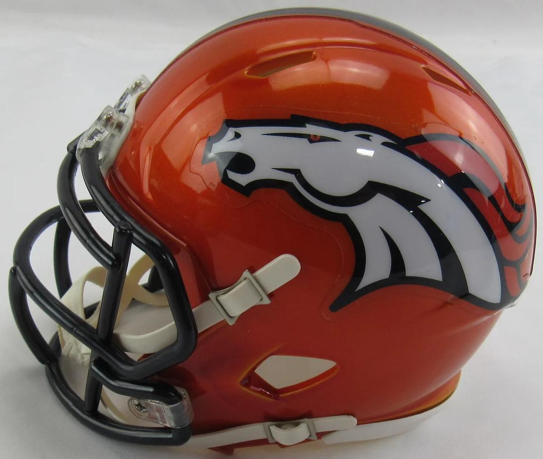 Terrell Davis Signed Broncos Flash Alternate Speed Mini Helmet Inscribed "HOF 17" (JSA) at PristineAuction.com Terrell Davis Signed Broncos Flash Alternate Speed Mini Helmet Inscribed "HOF 17" (JSA) at PristineAuction.com