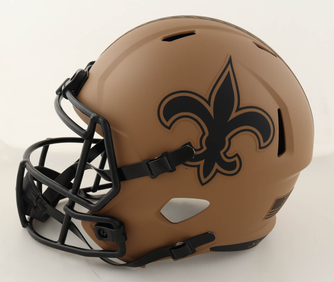 Alvin Kamara Signed Saints Full-Size Salute To Service Alternate On-Field Speed Helmet (Beckett) at PristineAuction.com Alvin Kamara Signed Saints Full-Size Salute To Service Alternate On-Field Speed Helmet (Beckett) at PristineAuction.com