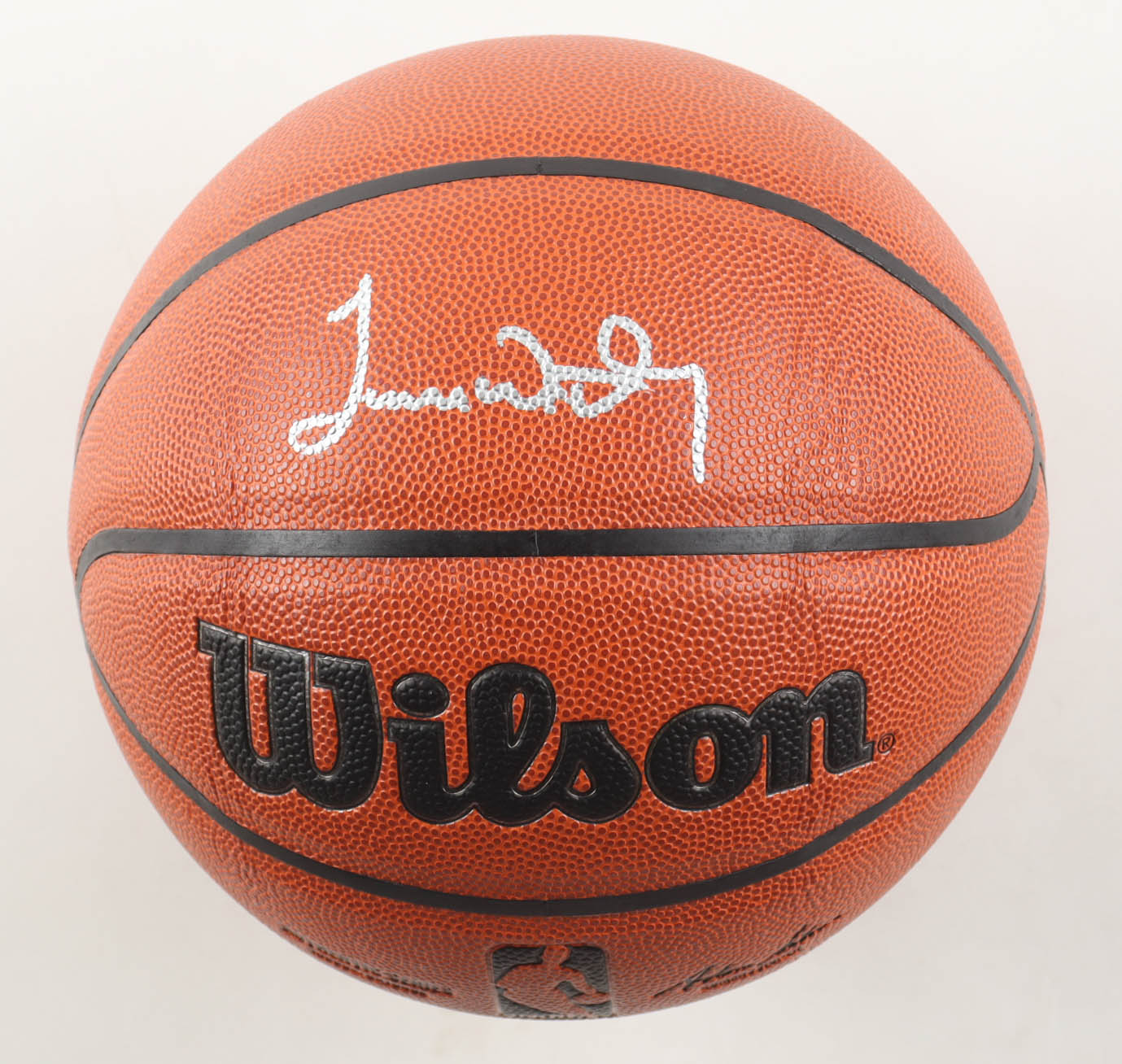 James Worthy Signed NBA Basketball (Beckett) at PristineAuction.com James Worthy Signed NBA Basketball (Beckett) at PristineAuction.com