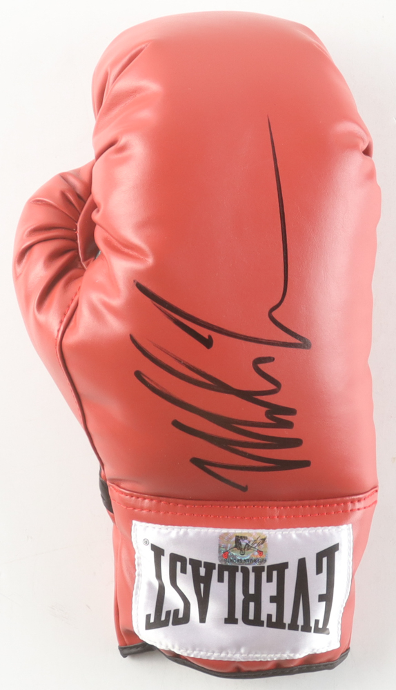 Mike Tyson Signed Everlast Boxing Glove (Tyson) at PristineAuction.com Mike Tyson Signed Everlast Boxing Glove (Tyson) at PristineAuction.com