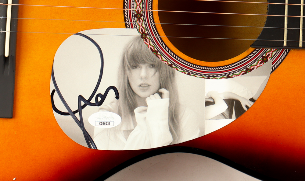 Taylor Swift Guitar with Signed Custom Insert Pickguard (JSA) at PristineAuction.com Taylor Swift Guitar with Signed Custom Insert Pickguard (JSA) at PristineAuction.com