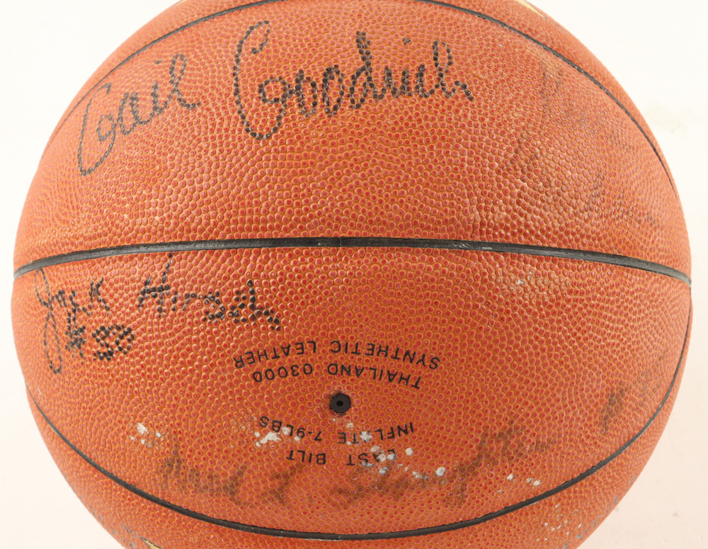 1963-64 UCLA Bruins Basketball Team-Signed By (7) Including John Wooden, Walt Hazzard, Gail Goodrich, Kenny Washington, Jack Hirsch, Keith Erickson & Fred Slaughter (Beckett) at PristineAuction.com 1963-64 UCLA Bruins Basketball Team-Signed By (7) Including John Wooden, Walt Hazzard, Gail Goodrich, Kenny Washington, Jack Hirsch, Keith Erickson & Fred Slaughter (Beckett) at PristineAuction.com