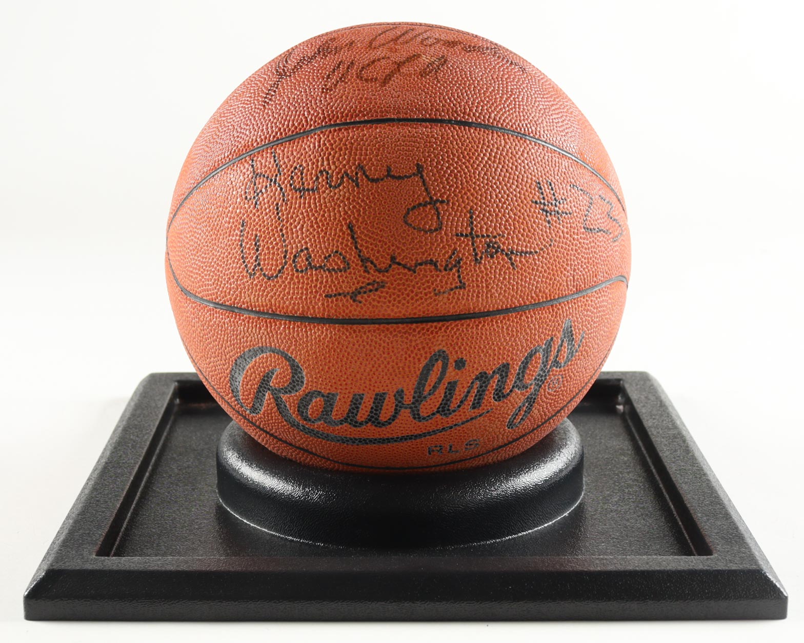 1963-64 UCLA Bruins Basketball Team-Signed By (7) Including John Wooden, Walt Hazzard, Gail Goodrich, Kenny Washington, Jack Hirsch, Keith Erickson & Fred Slaughter (Beckett) at PristineAuction.com 1963-64 UCLA Bruins Basketball Team-Signed By (7) Including John Wooden, Walt Hazzard, Gail Goodrich, Kenny Washington, Jack Hirsch, Keith Erickson & Fred Slaughter (Beckett) at PristineAuction.com