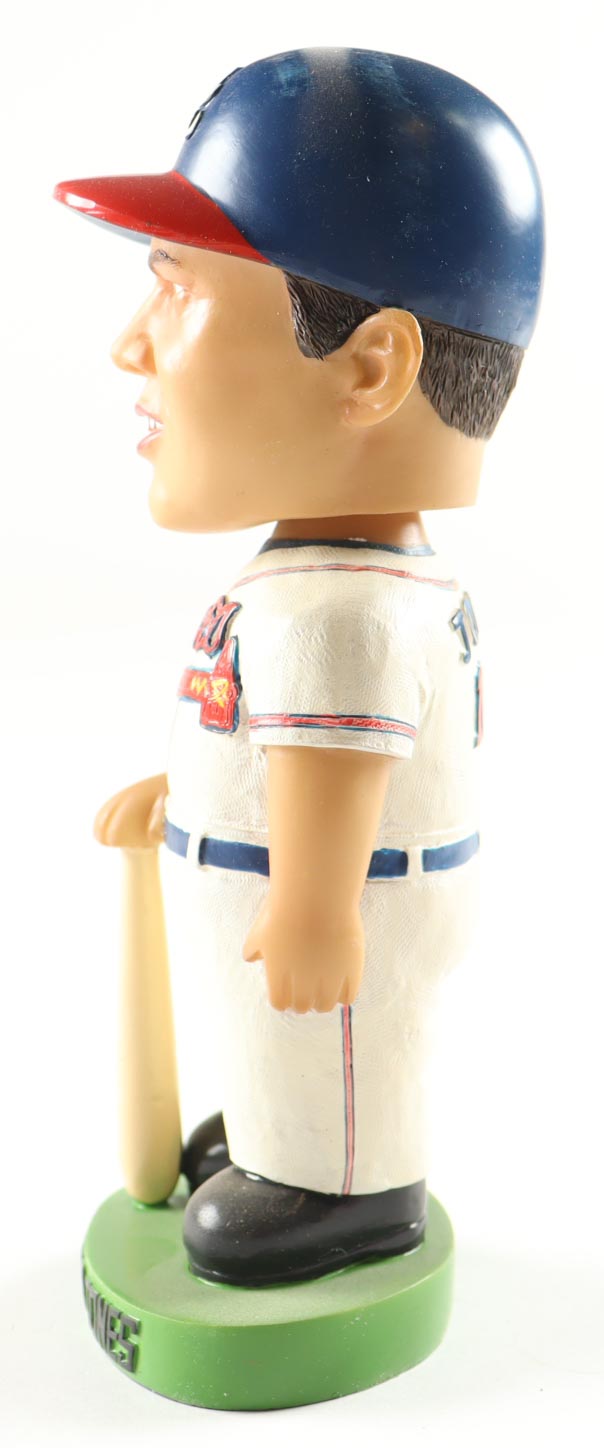 Chipper Jones Braves Vintage Ceramic Bobblehead Statue at PristineAuction.com Chipper Jones Braves Vintage Ceramic Bobblehead Statue at PristineAuction.com