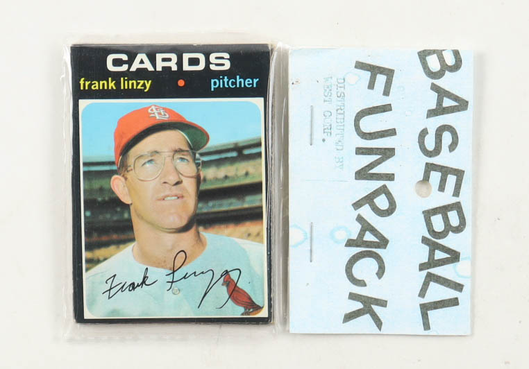 1971 Topps Baseball Card Fun Pack with (10) Cards at PristineAuction.com 1971 Topps Baseball Card Fun Pack with (10) Cards at PristineAuction.com