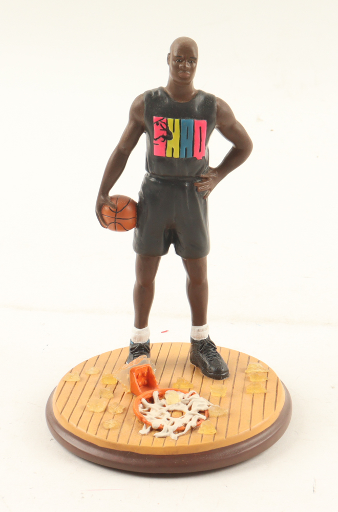 Shaquille O'Neal "Broken Rim" Lakers Gartlan Statue at PristineAuction.com Shaquille O'Neal "Broken Rim" Lakers Gartlan Statue at PristineAuction.com