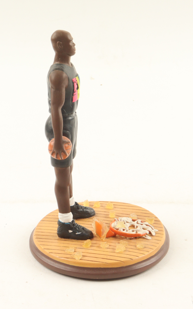 Shaquille O'Neal "Broken Rim" Lakers Gartlan Statue at PristineAuction.com Shaquille O'Neal "Broken Rim" Lakers Gartlan Statue at PristineAuction.com