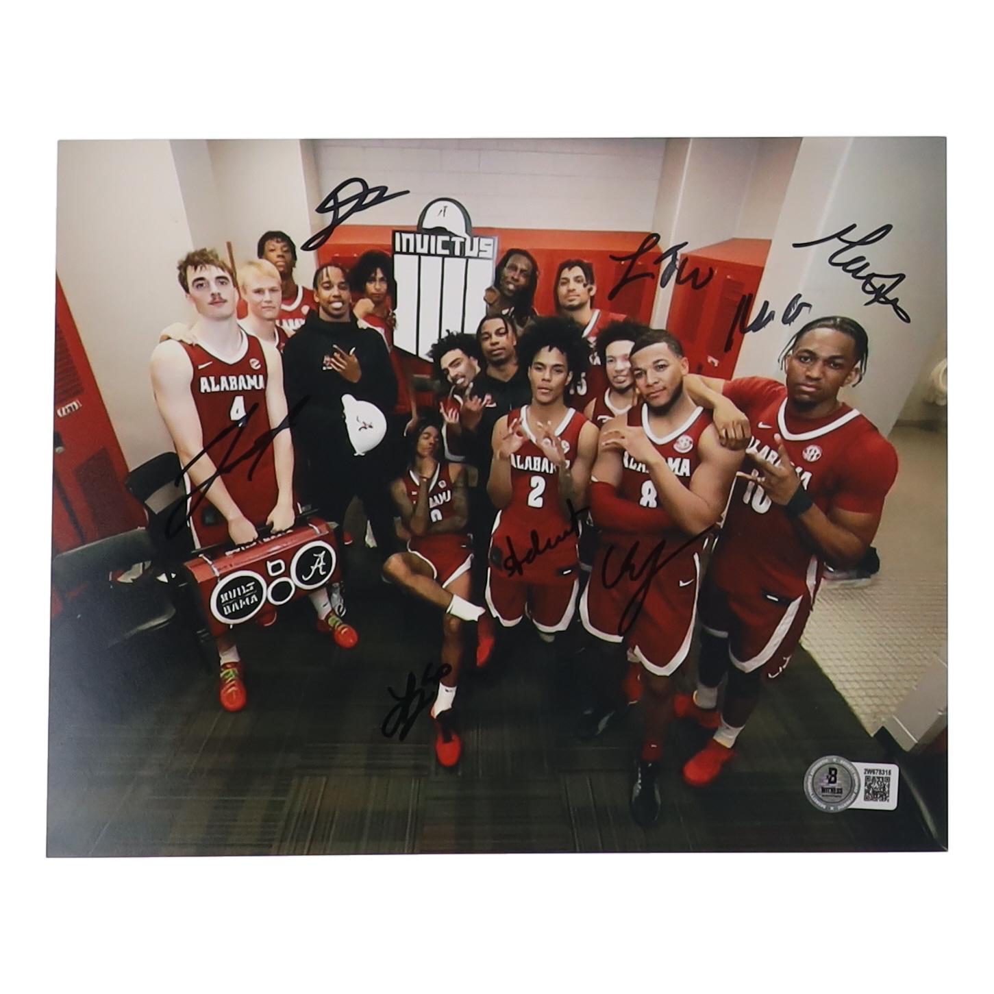 2024-25 Alabama Crimson Tide Basketball 8x10 Photo Team-Signed by (8) with Chris Youngblood, Mark Sears, Lebaron Philon, Aden Holloway (Beckett) at PristineAuction.com 2024-25 Alabama Crimson Tide Basketball 8x10 Photo Team-Signed by (8) with Chris Youngblood, Mark Sears, Lebaron Philon, Aden Holloway (Beckett) at PristineAuction.com