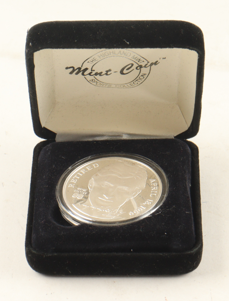 Wayne Gretzky "Retirement" LE The Highland Mint - 1 Troy Ounce .999 Fine Silver Coin at PristineAuction.com Wayne Gretzky "Retirement" LE The Highland Mint - 1 Troy Ounce .999 Fine Silver Coin at PristineAuction.com