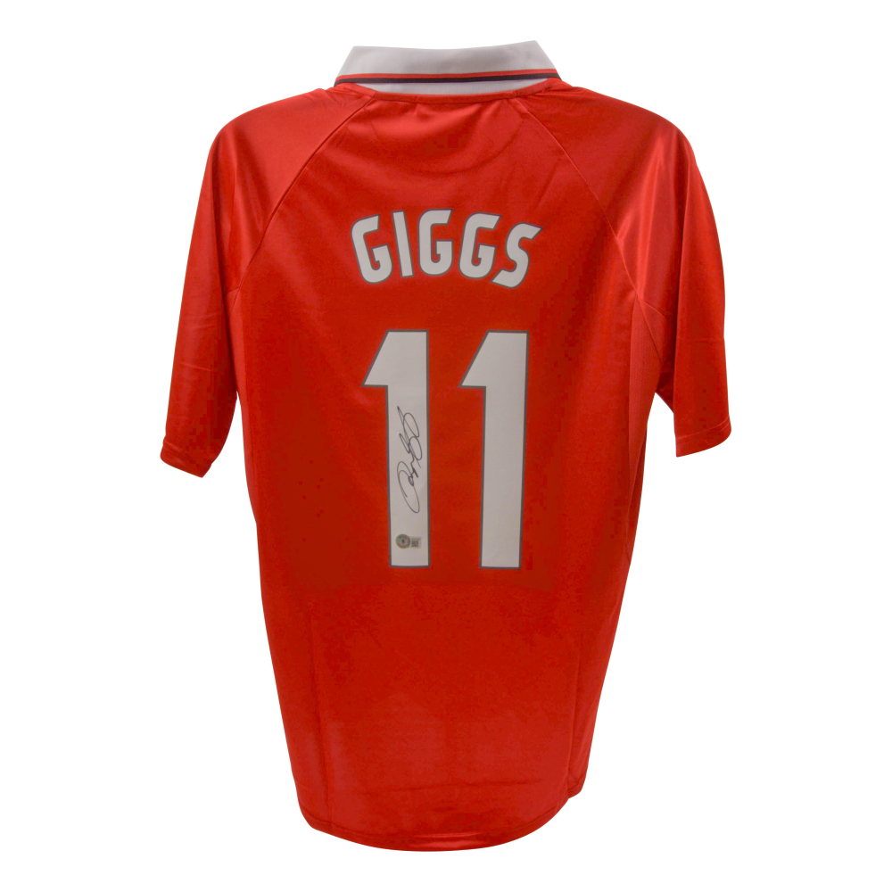 Ryan Giggs Signed Manchester United Umbro Authentic Jersey (Beckett ...