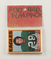 1972 Topps Football Card Fun Pack with (10) Cards at PristineAuction.com