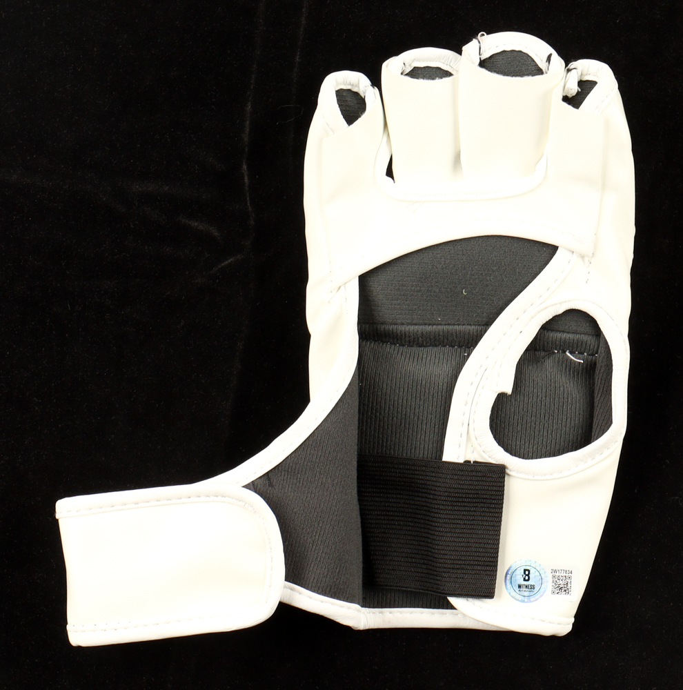 Marlon "Chito" Vera Signed MMA Glove (Beckett) at PristineAuction.com Marlon "Chito" Vera Signed MMA Glove (Beckett) at PristineAuction.com