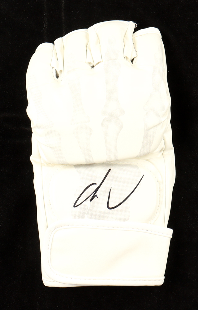 Marlon "Chito" Vera Signed MMA Glove (Beckett) at PristineAuction.com Marlon "Chito" Vera Signed MMA Glove (Beckett) at PristineAuction.com