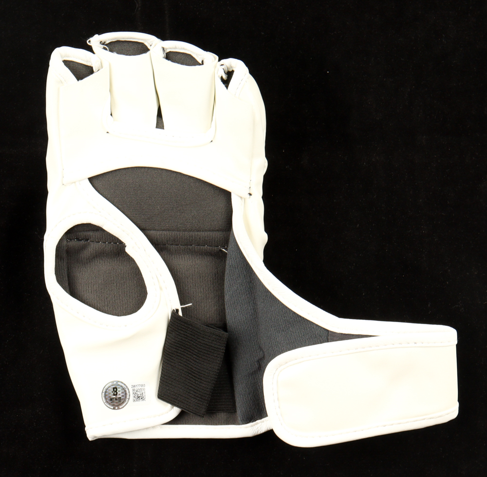 Marlon "Chito" Vera Signed MMA Glove (Beckett) at PristineAuction.com Marlon "Chito" Vera Signed MMA Glove (Beckett) at PristineAuction.com