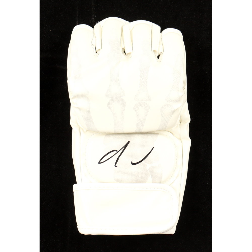 Marlon "Chito" Vera Signed MMA Glove (Beckett) at PristineAuction.com