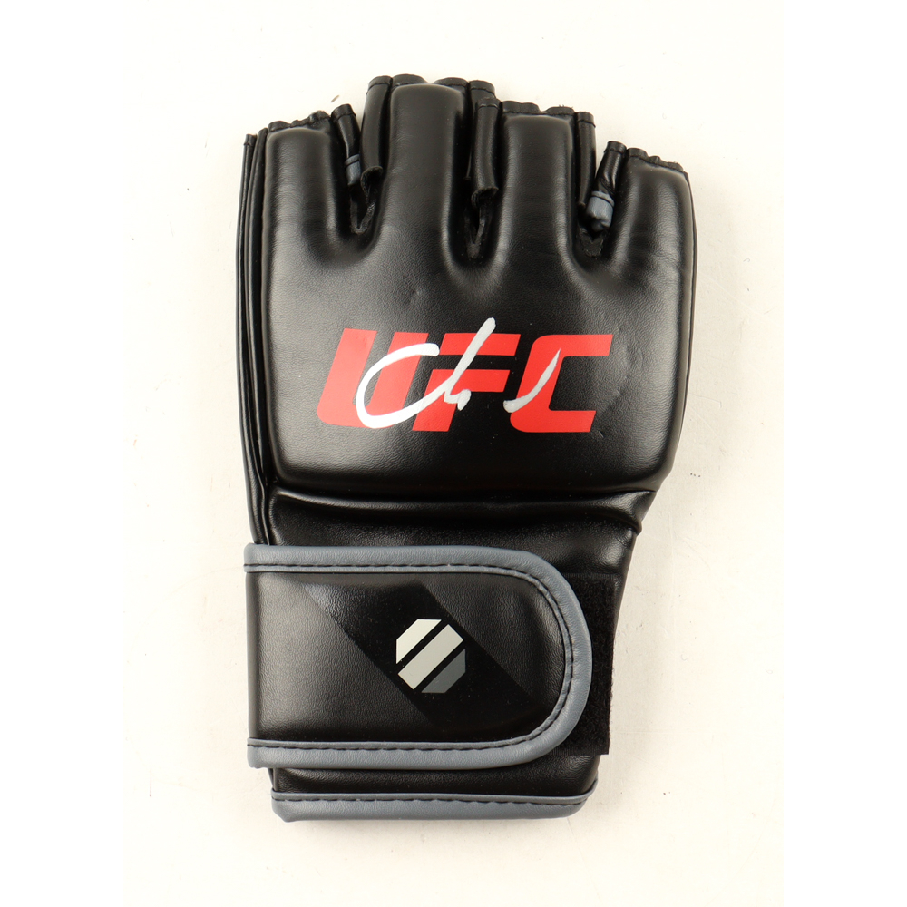 Marlon "Chito" Vera Signed UFC Glove (Beckett) at PristineAuction.com