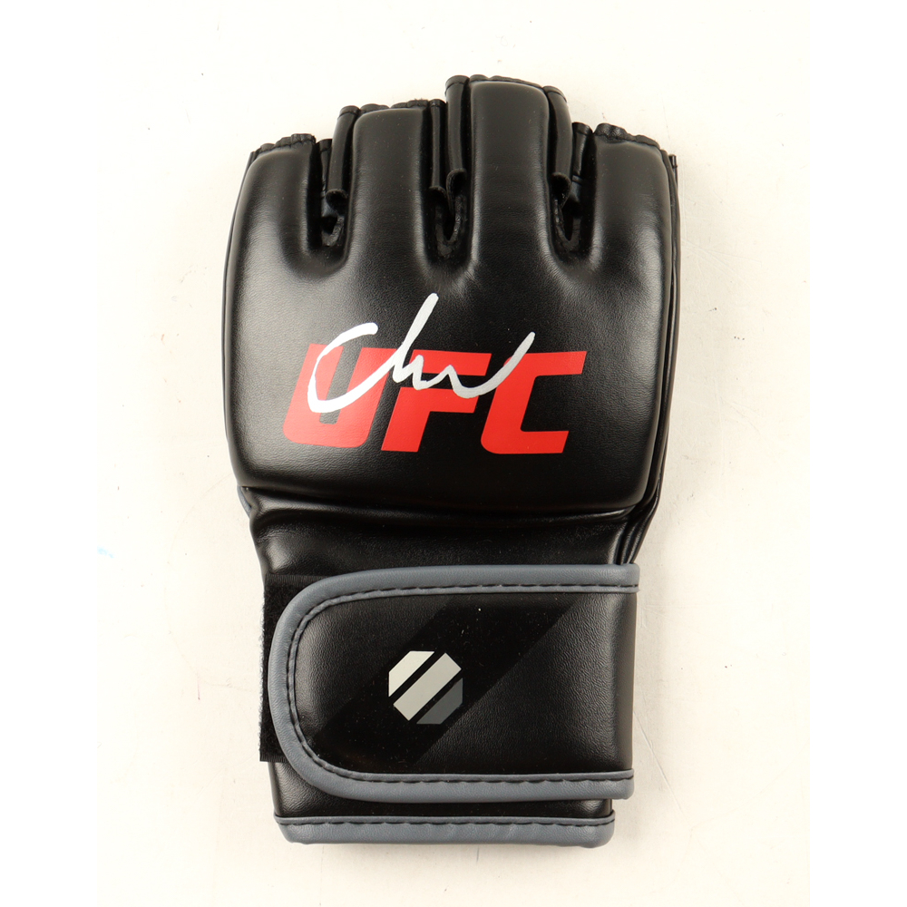 Marlon "Chito" Vera Signed UFC Glove (Beckett) at PristineAuction.com