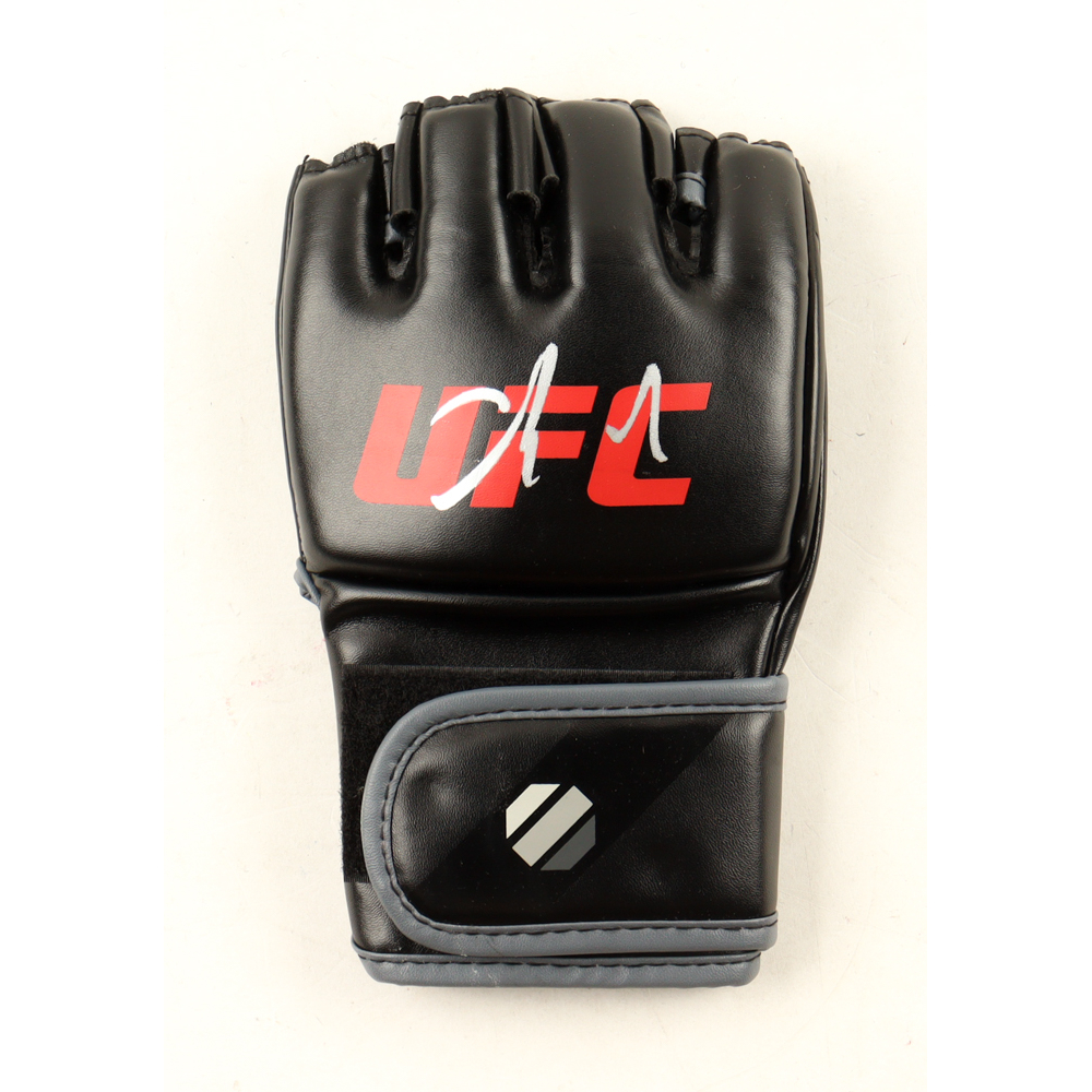 Marlon "Chito" Vera Signed UFC Glove (Beckett) at PristineAuction.com