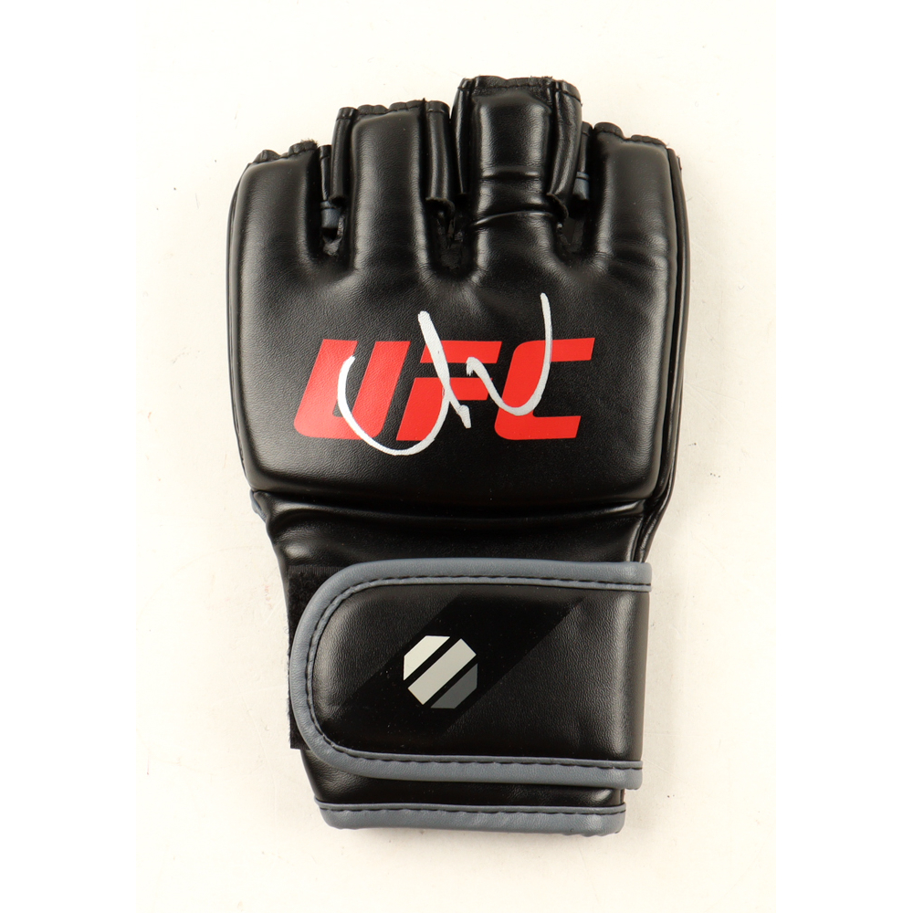 Marlon "Chito" Vera Signed UFC Glove (Beckett) at PristineAuction.com