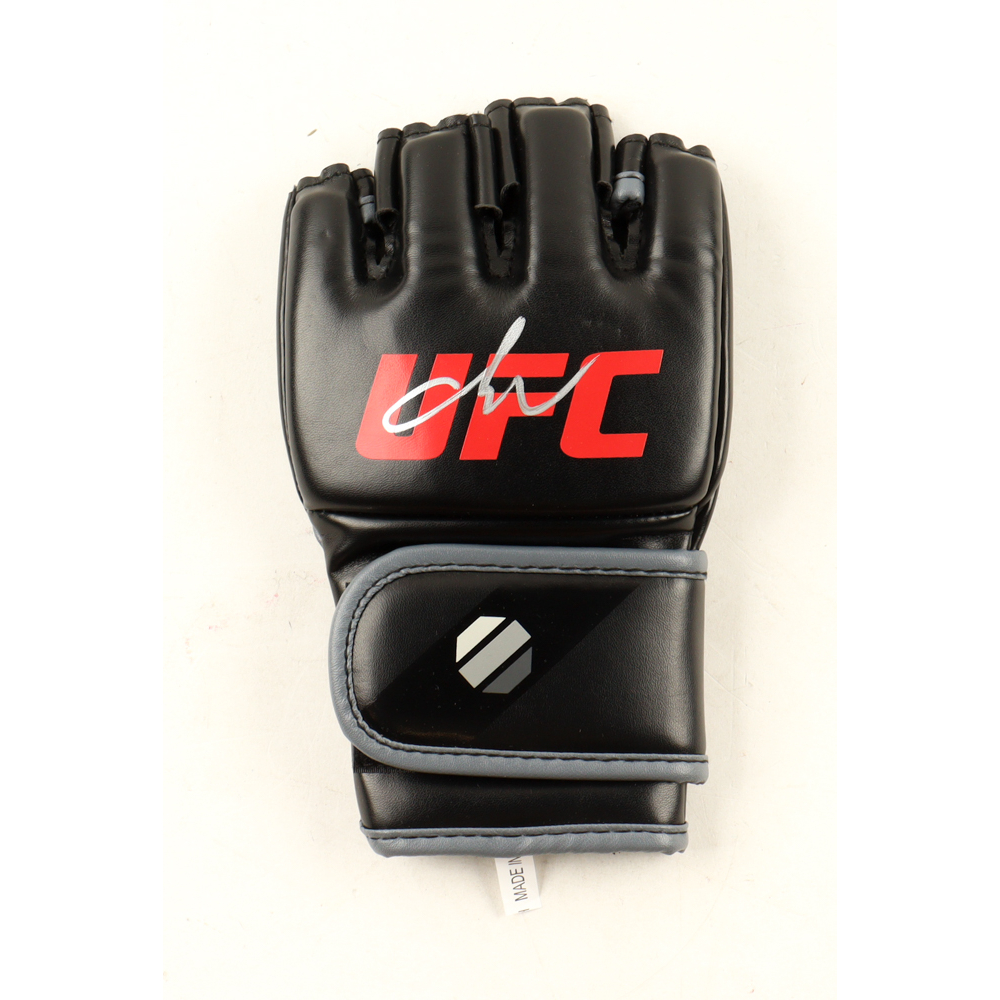 Marlon "Chito" Vera Signed UFC Glove (Beckett) at PristineAuction.com