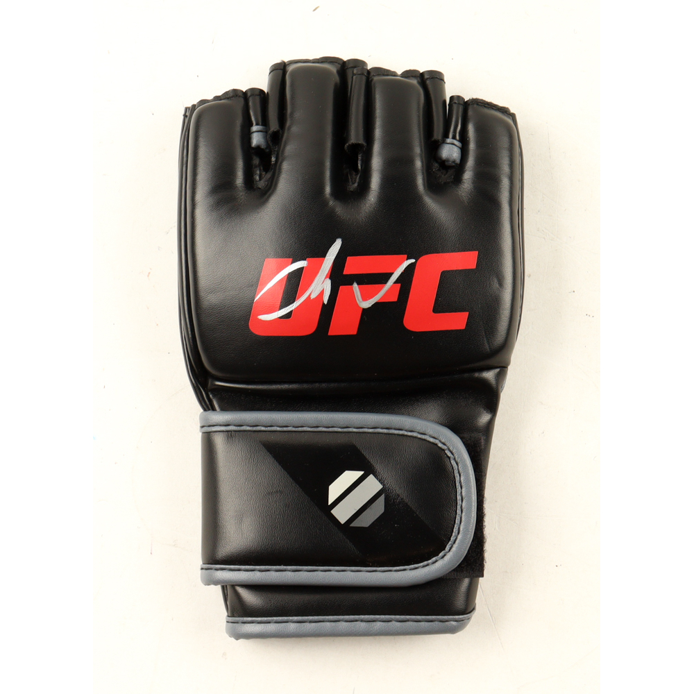 Marlon "Chito" Vera Signed UFC Glove (Beckett) at PristineAuction.com