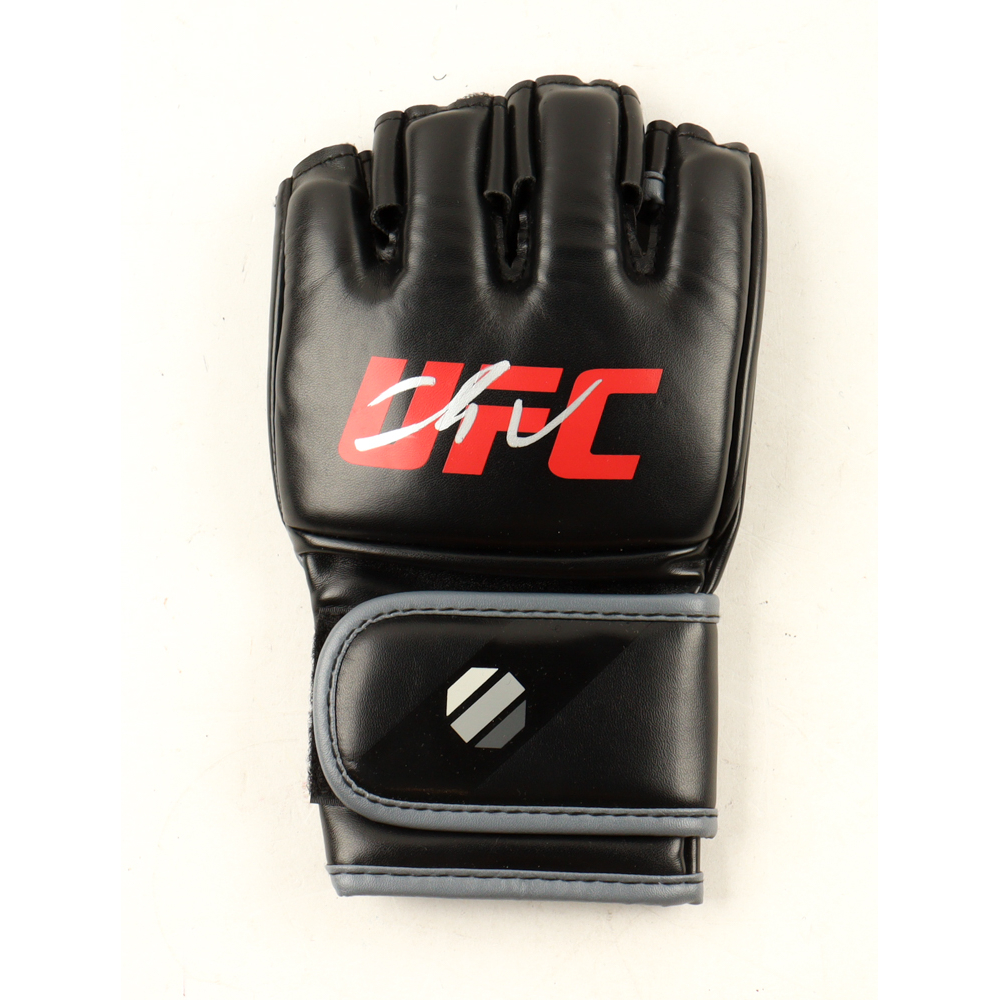 Marlon "Chito" Vera Signed UFC Glove (Beckett) at PristineAuction.com