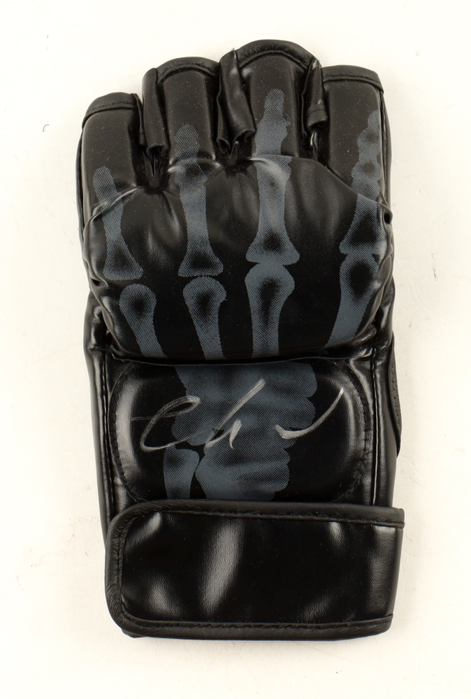 Marlon "Chito" Vera Signed MMA Glove (Beckett) at PristineAuction.com Marlon "Chito" Vera Signed MMA Glove (Beckett) at PristineAuction.com