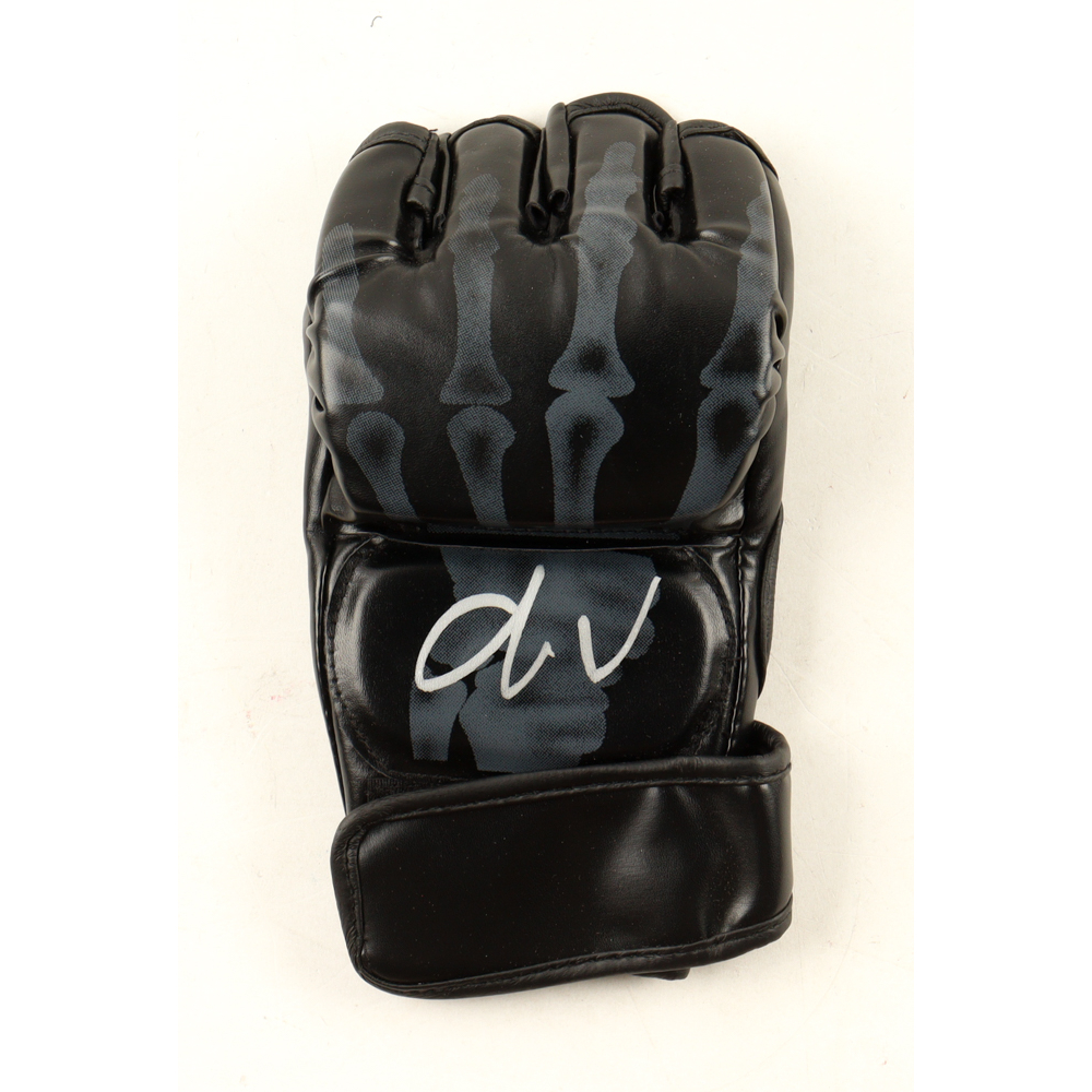 Marlon "Chito" Vera Signed MMA Glove (Beckett) at PristineAuction.com
