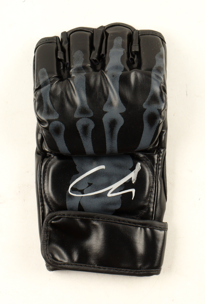 Marlon "Chito" Vera Signed MMA Glove (Beckett) at PristineAuction.com Marlon "Chito" Vera Signed MMA Glove (Beckett) at PristineAuction.com