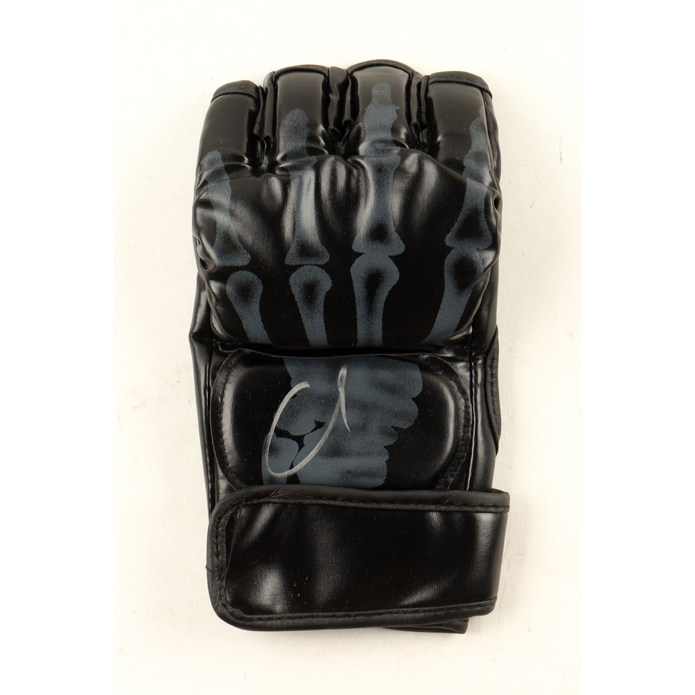 Marlon "Chito" Vera Signed MMA Glove (Beckett) at PristineAuction.com Marlon "Chito" Vera Signed MMA Glove (Beckett) at PristineAuction.com