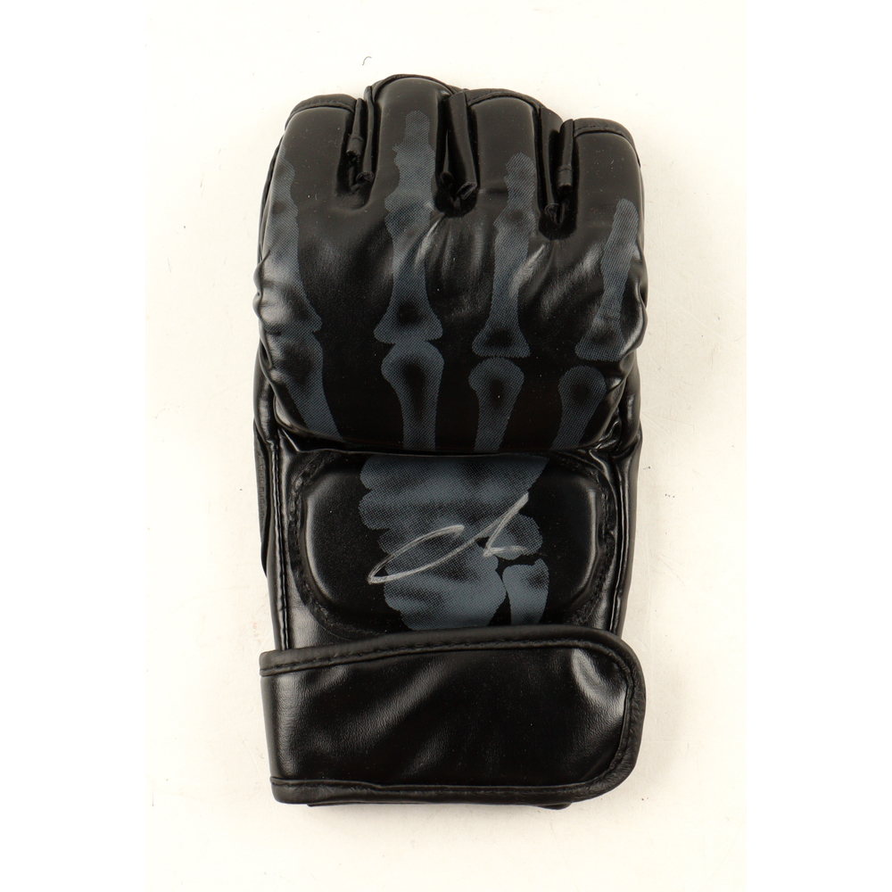 Marlon "Chito" Vera Signed MMA Glove (Beckett) at PristineAuction.com