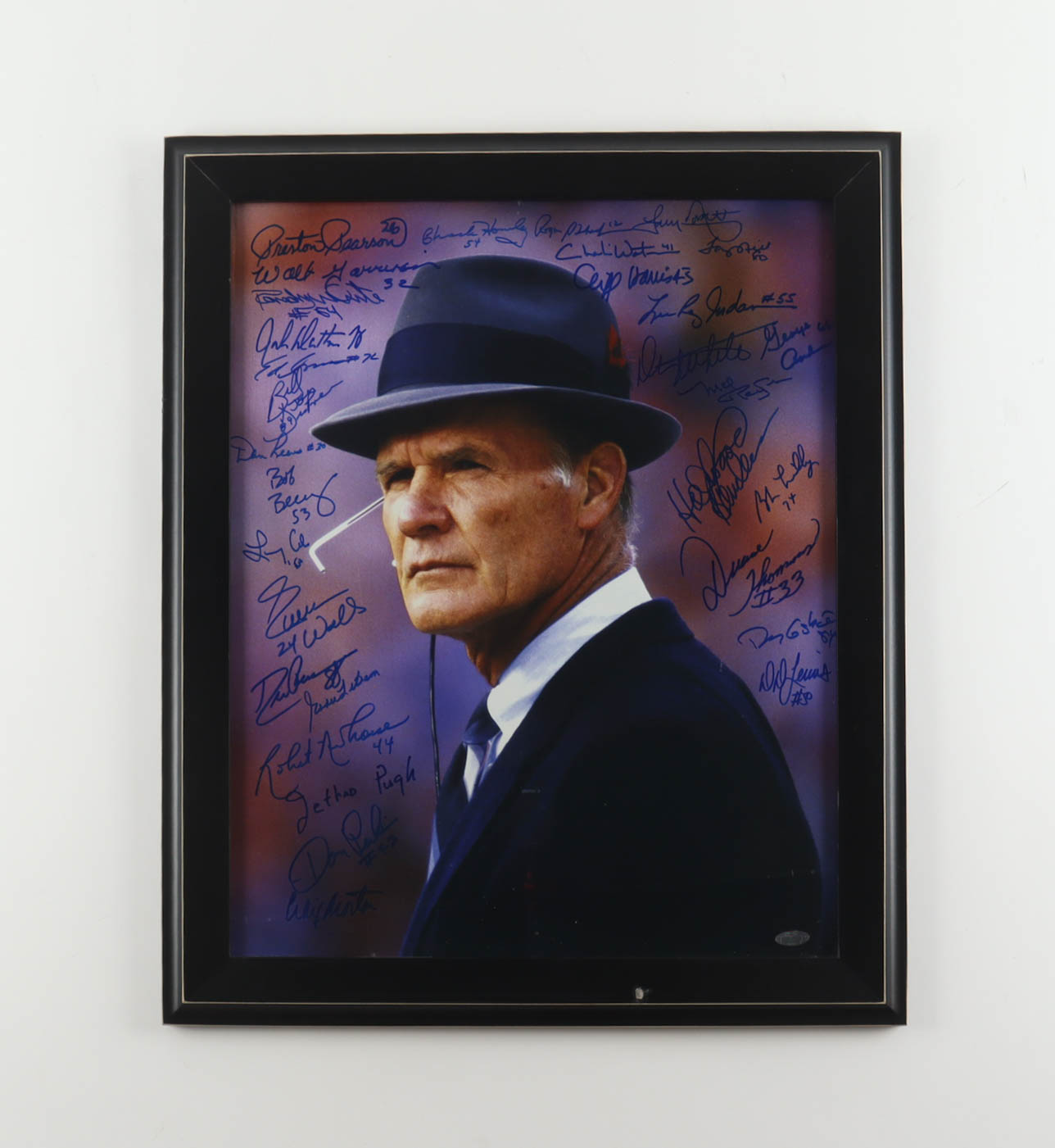 Tom Landy's Cowboys Custom Framed Photo Display Team-Signed By (31) Including Robert Newhouse & Everson Walls (Steiner) at PristineAuction.com Tom Landy's Cowboys Custom Framed Photo Display Team-Signed By (31) Including Robert Newhouse & Everson Walls (Steiner) at PristineAuction.com