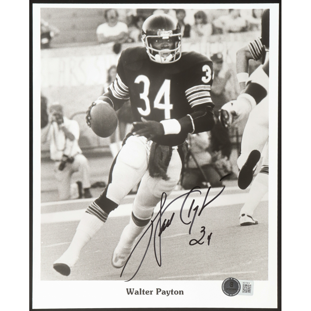 Walter Payton Signed Bears 8x10 Photo (Beckett) at PristineAuction.com