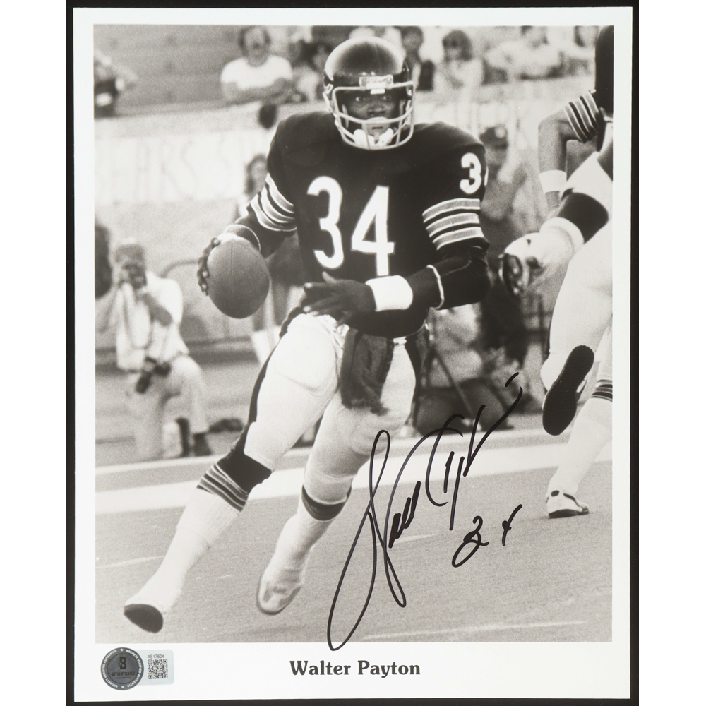 Walter Payton Signed Bears 8x10 Photo (Beckett) at PristineAuction.com