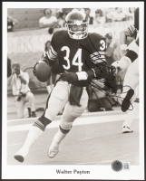 Walter Payton Signed Bears 8x10 Photo (Beckett) at PristineAuction.com