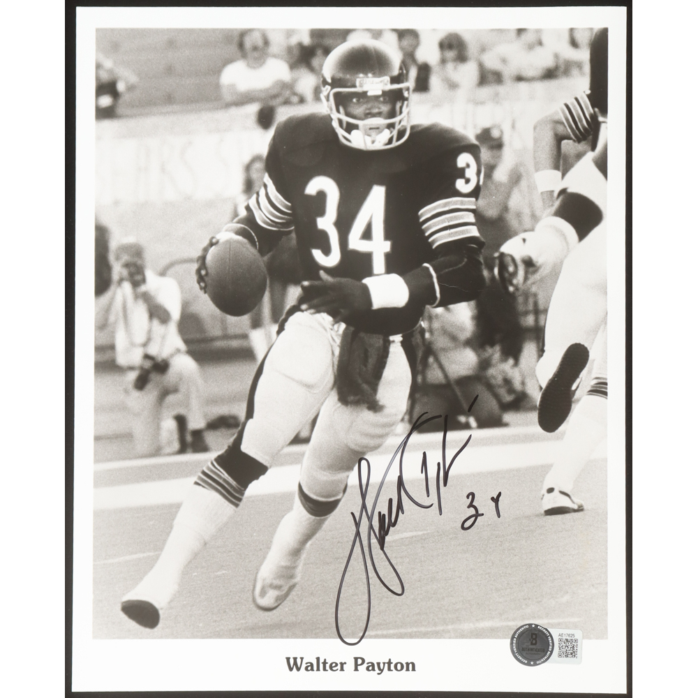 Walter Payton Signed Bears 8x10 Photo (Beckett) at PristineAuction.com