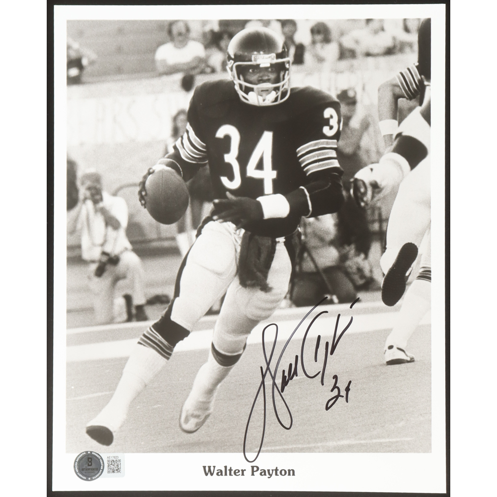 Walter Payton Signed Bears 8x10 Photo (Beckett) at PristineAuction.com