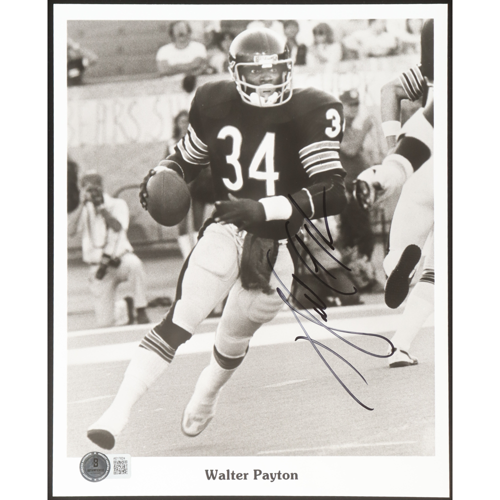 Walter Payton Signed Bears 8x10 Photo (Beckett) at PristineAuction.com