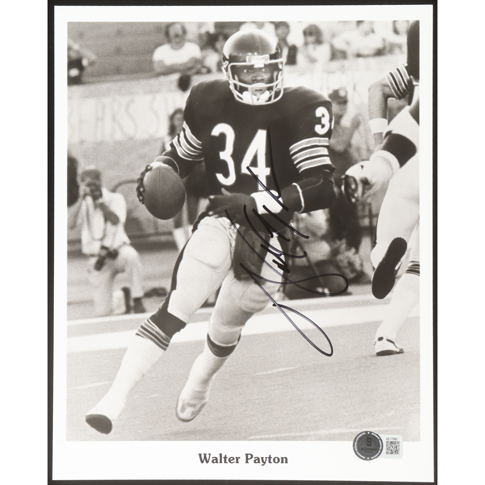 Walter Payton Signed Bears 8x10 Photo (Beckett) at PristineAuction.com