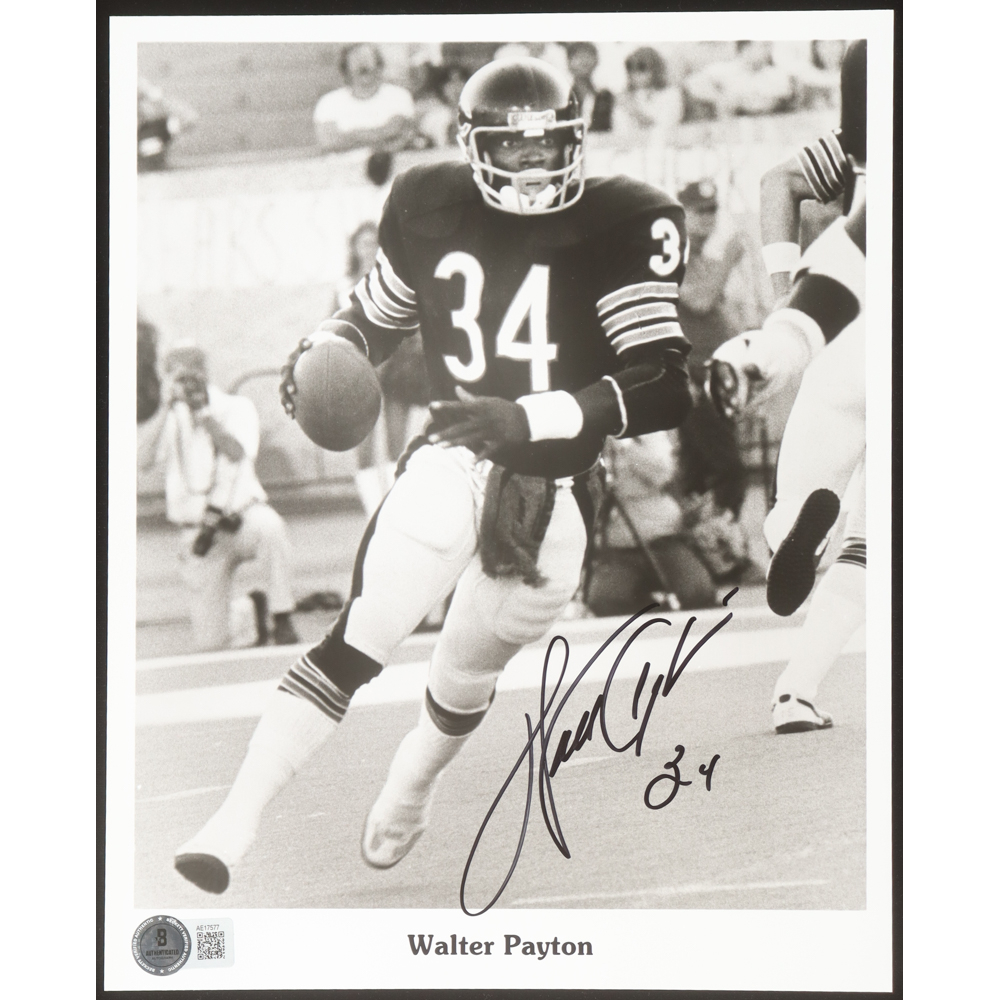 Walter Payton Signed Bears 8x10 Photo (Beckett) at PristineAuction.com
