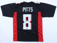 Kyle Pitts Signed Jersey (Beckett) at PristineAuction.com