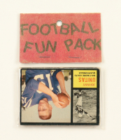 1962 Topps Football Card Fun Pack with (10) Cards at PristineAuction.com